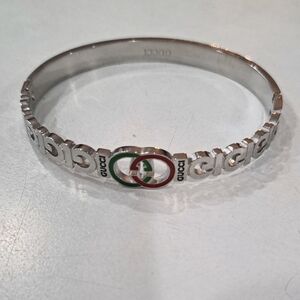 Fashion gucci bracelet.